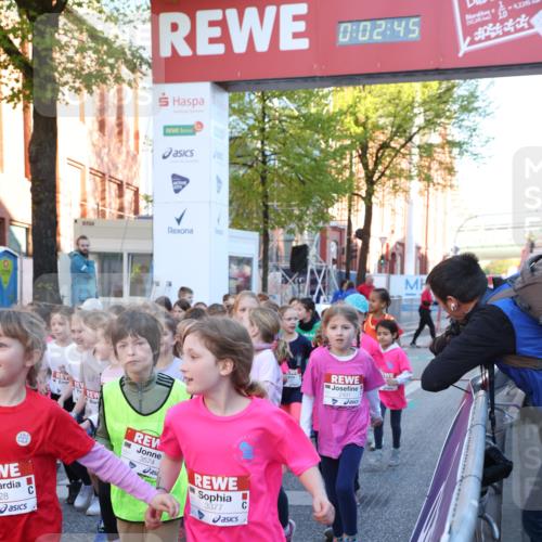 25.04.2025 - Das Zehntel Lena Gebhardt http://msf.ph/oto/7799504 26.04.2025 07:34:39 Allgemein zum Event 28, 2724, 02, 45, 3574, 3377, 42345 meine-sportfotos.de