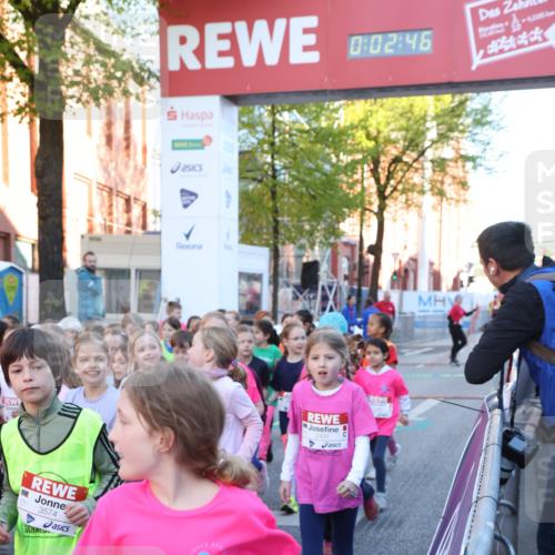 25.04.2025 - Das Zehntel Lena Gebhardt http://msf.ph/oto/7799511 26.04.2025 07:34:39 Allgemein zum Event 3574, 0, 02, 46, 82365, 3377, 2431 meine-sportfotos.de