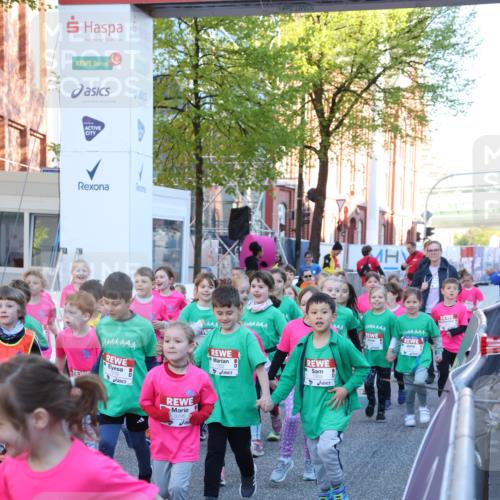 25.04.2025 - Das Zehntel Lena Gebhardt http://msf.ph/oto/7799740 26.04.2025 07:35:30 Allgemein zum Event 1319, 3295, 304 meine-sportfotos.de