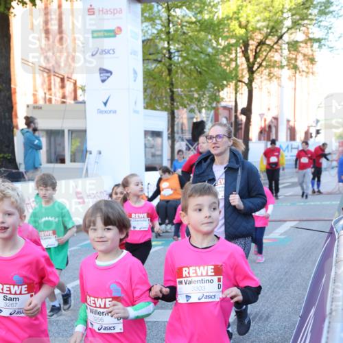 25.04.2025 - Das Zehntel Lena Gebhardt http://msf.ph/oto/7799802 26.04.2025 07:35:35 Allgemein zum Event 3267, 3256, 3303 meine-sportfotos.de