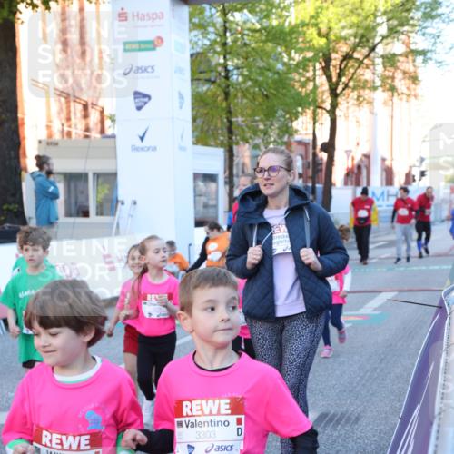 25.04.2025 - Das Zehntel Lena Gebhardt http://msf.ph/oto/7799813 26.04.2025 07:35:35 Allgemein zum Event 3256, 3303 meine-sportfotos.de