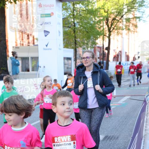 25.04.2025 - Das Zehntel Lena Gebhardt http://msf.ph/oto/7799816 26.04.2025 07:35:35 Allgemein zum Event 5, 3256, 3303 meine-sportfotos.de