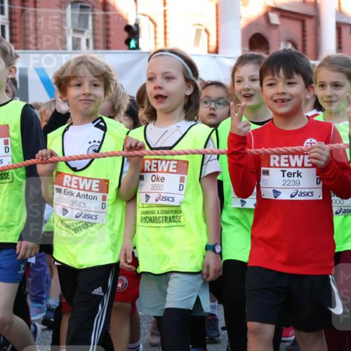 25.04.2025 - Das Zehntel Luisa Fischer http://msf.ph/oto/7799927 26.04.2025 08:34:51 Allgemein zum Event 2240, 3549, 2239, 3550, 3543, 000, 1823, 1823, 25 meine-sportfotos.de