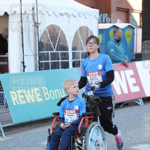 25.04.2025 - Das Zehntel Lena Gebhardt http://msf.ph/oto/7799930 26.04.2025 07:35:42 Allgemein zum Event 1956 meine-sportfotos.de