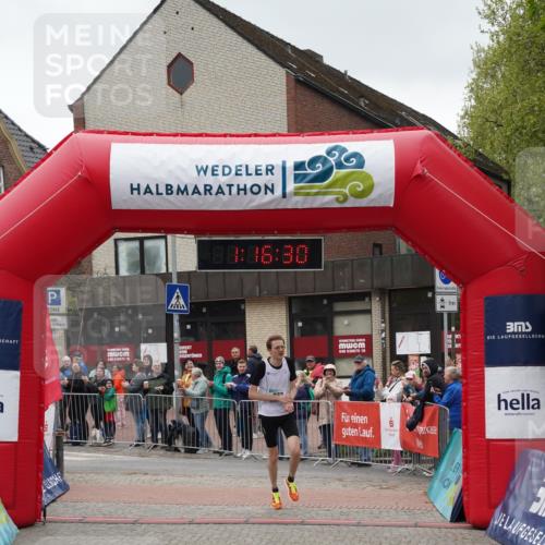 04.05.2025 - 8. Wedeler Halbmarathon Felixshl http://msf.ph/oto/7815173 04.05.2025 11:16:28 Ziel 932 meine-sportfotos.de