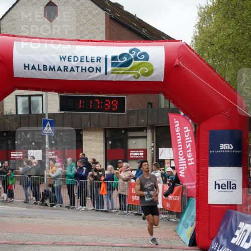 04.05.2025 - 8. Wedeler Halbmarathon Felixshl http://msf.ph/oto/7815198 04.05.2025 11:17:37 Ziel 1184, 1207 meine-sportfotos.de