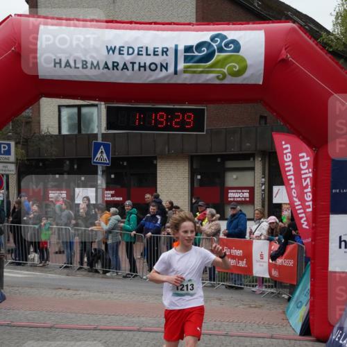 04.05.2025 - 8. Wedeler Halbmarathon Felixshl http://msf.ph/oto/7815285 04.05.2025 11:19:27 Ziel 1213 meine-sportfotos.de