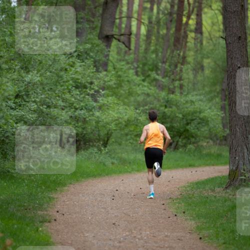 04.05.2025 - 8. Wedeler Halbmarathon Michael Strokosch http://msf.ph/oto/7815380 04.05.2025 10:28:04 Laufen  meine-sportfotos.de