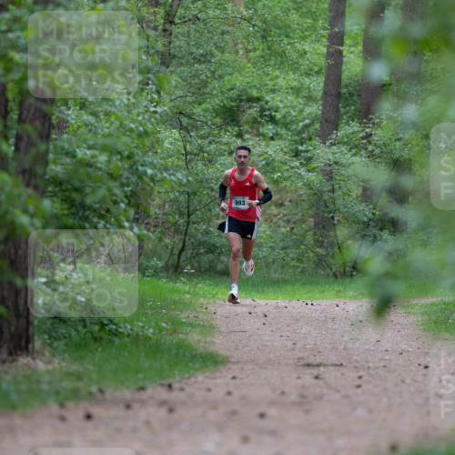 04.05.2025 - 8. Wedeler Halbmarathon Michael Strokosch http://msf.ph/oto/7815416 04.05.2025 10:29:21 Laufen 993 meine-sportfotos.de