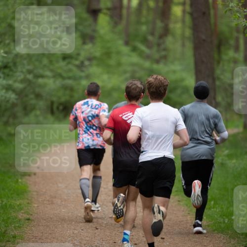 04.05.2025 - 8. Wedeler Halbmarathon Michael Strokosch http://msf.ph/oto/7815543 04.05.2025 10:31:07 Laufen  meine-sportfotos.de