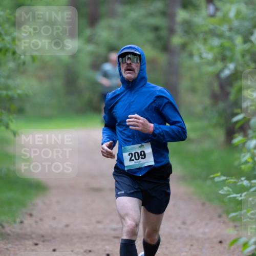 04.05.2025 - 8. Wedeler Halbmarathon Michael Strokosch http://msf.ph/oto/7815680 04.05.2025 10:34:12 Laufen 209 meine-sportfotos.de