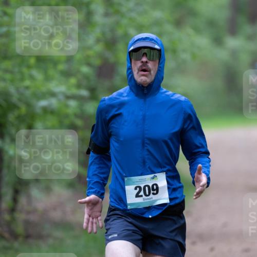04.05.2025 - 8. Wedeler Halbmarathon Michael Strokosch http://msf.ph/oto/7815714 04.05.2025 10:34:15 Laufen 209 meine-sportfotos.de