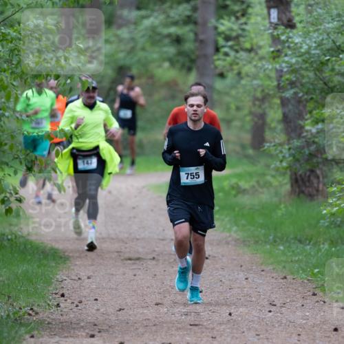 04.05.2025 - 8. Wedeler Halbmarathon Michael Strokosch http://msf.ph/oto/7815800 04.05.2025 10:34:54 Laufen 755 meine-sportfotos.de