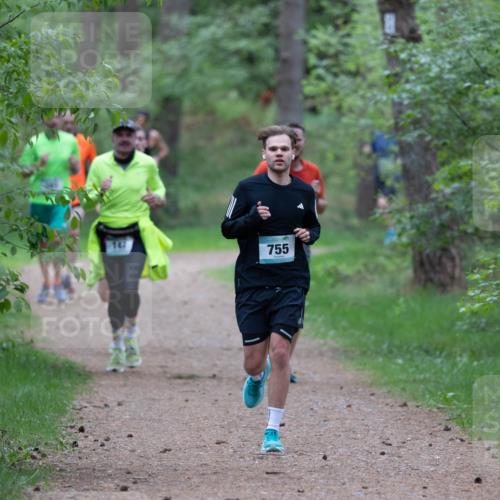 04.05.2025 - 8. Wedeler Halbmarathon Michael Strokosch http://msf.ph/oto/7815810 04.05.2025 10:34:54 Laufen 755 meine-sportfotos.de