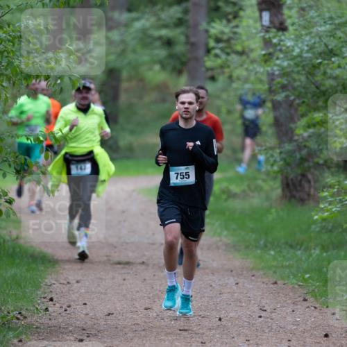 04.05.2025 - 8. Wedeler Halbmarathon Michael Strokosch http://msf.ph/oto/7815811 04.05.2025 10:34:54 Laufen 755 meine-sportfotos.de