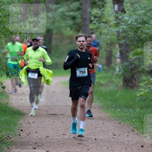 04.05.2025 - 8. Wedeler Halbmarathon Michael Strokosch http://msf.ph/oto/7815820 04.05.2025 10:34:55 Laufen 755, 147 meine-sportfotos.de