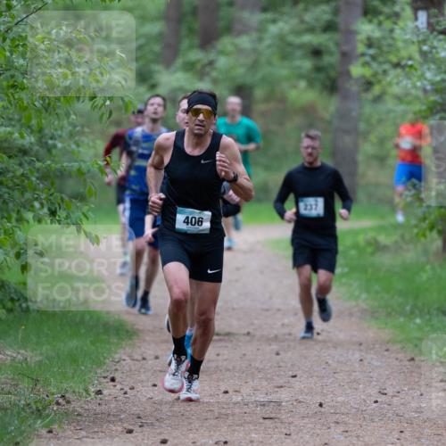 04.05.2025 - 8. Wedeler Halbmarathon Michael Strokosch http://msf.ph/oto/7815936 04.05.2025 10:35:15 Laufen 406 meine-sportfotos.de