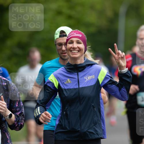 04.05.2025 - 8. Wedeler Halbmarathon Michael Strokosch http://msf.ph/oto/7816317 04.05.2025 10:49:36 Laufen 590, 5, 310 meine-sportfotos.de