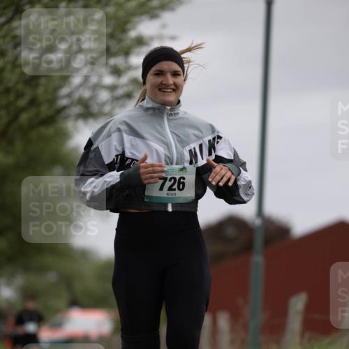 04.05.2025 - 8. Wedeler Halbmarathon Michael Strokosch http://msf.ph/oto/7816459 04.05.2025 11:01:16 Laufen 726 meine-sportfotos.de