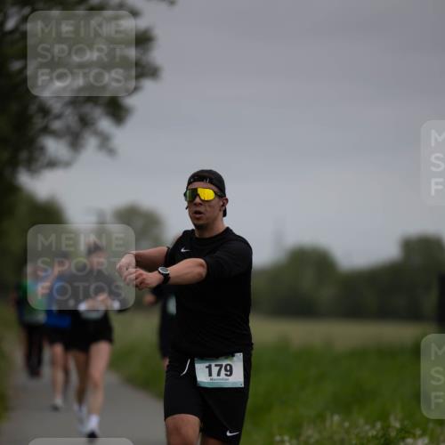 04.05.2025 - 8. Wedeler Halbmarathon Michael Strokosch http://msf.ph/oto/7816541 04.05.2025 11:13:40 Laufen 179 meine-sportfotos.de