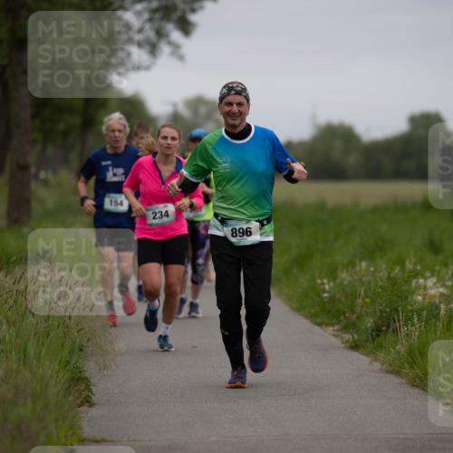 04.05.2025 - 8. Wedeler Halbmarathon Michael Strokosch http://msf.ph/oto/7816550 04.05.2025 11:13:54 Laufen 154, 234, 896 meine-sportfotos.de