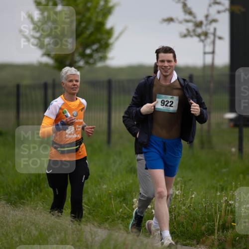 04.05.2025 - 8. Wedeler Halbmarathon Michael Strokosch http://msf.ph/oto/7816576 04.05.2025 11:14:15 Laufen 922 meine-sportfotos.de