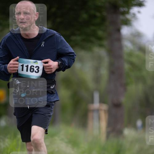 04.05.2025 - 8. Wedeler Halbmarathon Michael Strokosch http://msf.ph/oto/7816618 04.05.2025 11:15:23 Laufen 1163 meine-sportfotos.de