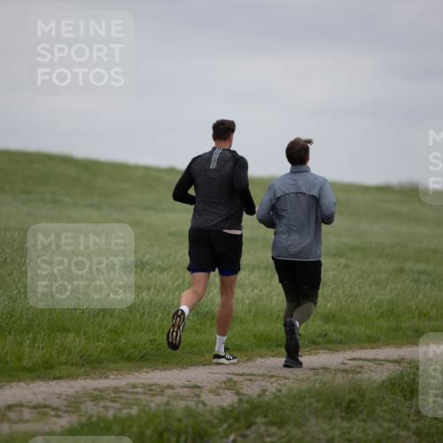 04.05.2025 - 8. Wedeler Halbmarathon Michael Strokosch http://msf.ph/oto/7816684 04.05.2025 11:31:35 Laufen  meine-sportfotos.de