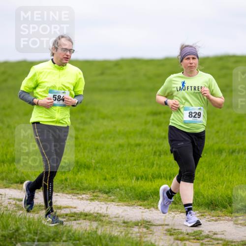 04.05.2025 - 8. Wedeler Halbmarathon Michael Strokosch http://msf.ph/oto/7816696 04.05.2025 11:31:53 Laufen 584, 829 meine-sportfotos.de