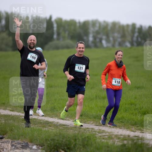04.05.2025 - 8. Wedeler Halbmarathon Michael Strokosch http://msf.ph/oto/7816702 04.05.2025 11:31:58 Laufen 335, 160, 121, 118 meine-sportfotos.de