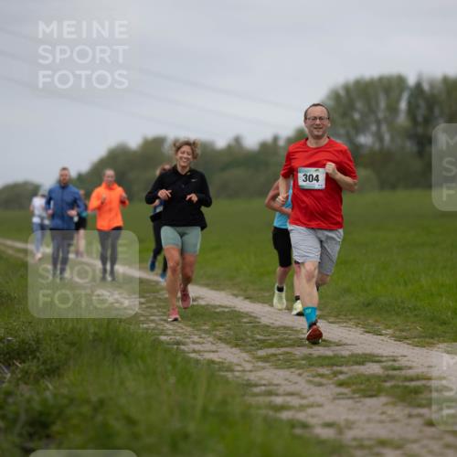 04.05.2025 - 8. Wedeler Halbmarathon Michael Strokosch http://msf.ph/oto/7816707 04.05.2025 11:32:18 Laufen 304 meine-sportfotos.de