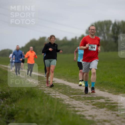 04.05.2025 - 8. Wedeler Halbmarathon Michael Strokosch http://msf.ph/oto/7816708 04.05.2025 11:32:18 Laufen 304 meine-sportfotos.de