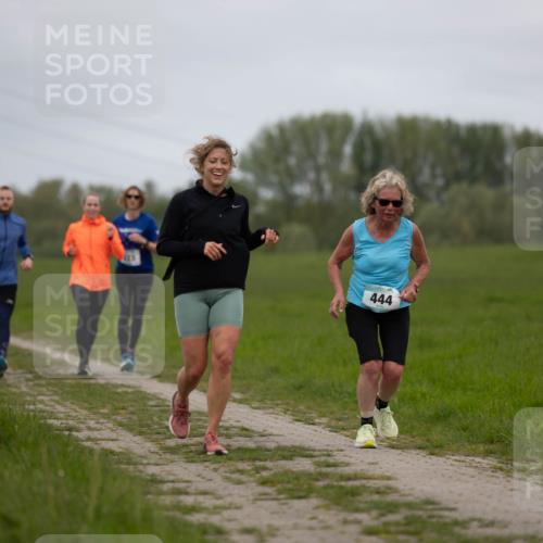 04.05.2025 - 8. Wedeler Halbmarathon Michael Strokosch http://msf.ph/oto/7816712 04.05.2025 11:32:21 Laufen 444 meine-sportfotos.de
