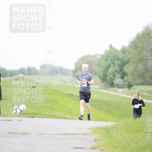 04.05.2025 - 8. Wedeler Halbmarathon Michael Strokosch http://msf.ph/oto/7816722 04.05.2025 11:38:14 Laufen 595, 974 meine-sportfotos.de