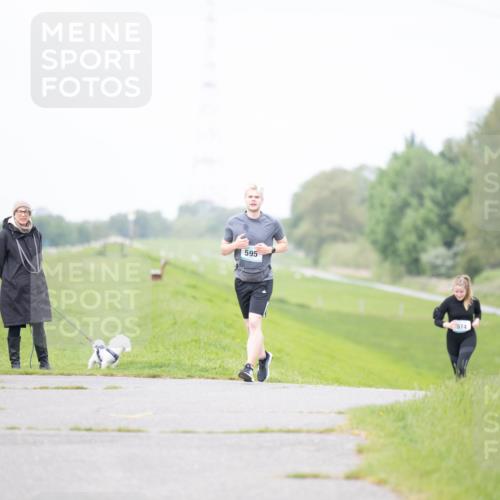 04.05.2025 - 8. Wedeler Halbmarathon Michael Strokosch http://msf.ph/oto/7816725 04.05.2025 11:38:15 Laufen  meine-sportfotos.de