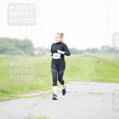04.05.2025 - 8. Wedeler Halbmarathon Michael Strokosch http://msf.ph/oto/7816729 04.05.2025 11:38:26 Laufen 974 meine-sportfotos.de