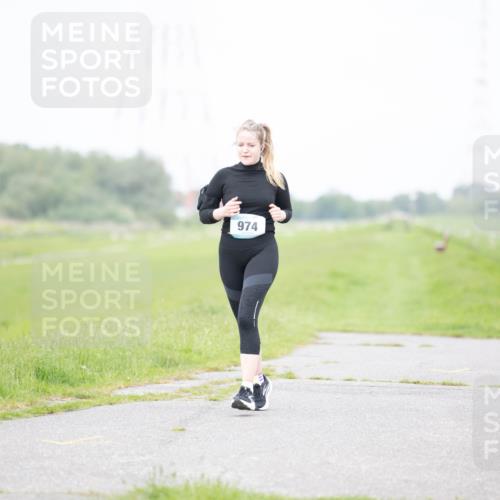 04.05.2025 - 8. Wedeler Halbmarathon Michael Strokosch http://msf.ph/oto/7816730 04.05.2025 11:38:26 Laufen 974 meine-sportfotos.de