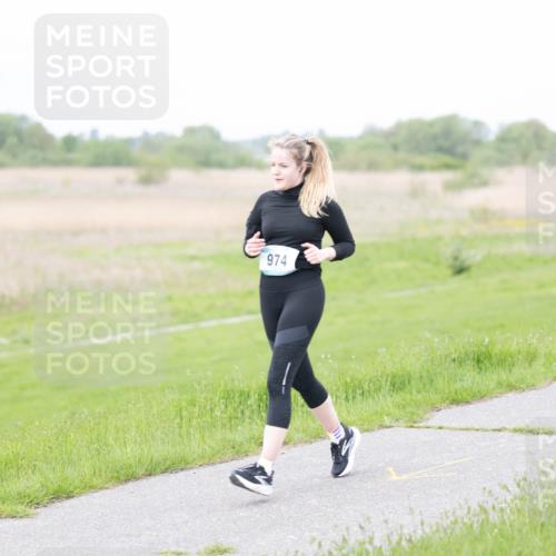 04.05.2025 - 8. Wedeler Halbmarathon Michael Strokosch http://msf.ph/oto/7816736 04.05.2025 11:38:31 Laufen 974 meine-sportfotos.de