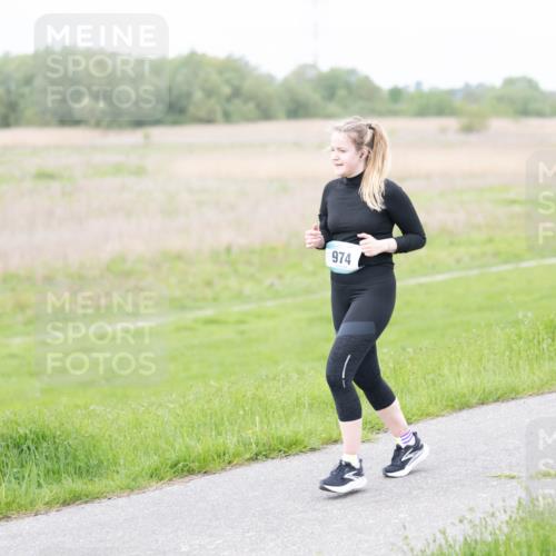 04.05.2025 - 8. Wedeler Halbmarathon Michael Strokosch http://msf.ph/oto/7816739 04.05.2025 11:38:32 Laufen 974 meine-sportfotos.de
