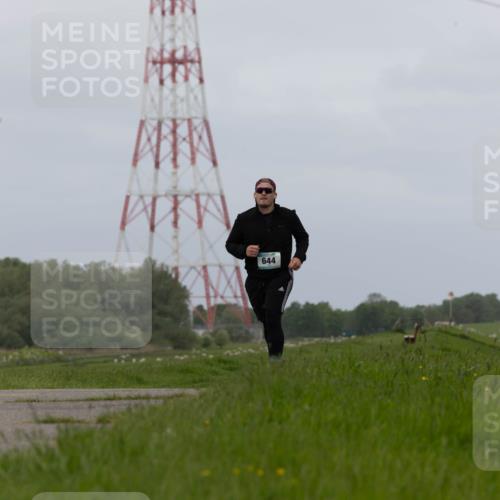 04.05.2025 - 8. Wedeler Halbmarathon Michael Strokosch http://msf.ph/oto/7816764 04.05.2025 11:39:18 Laufen 644 meine-sportfotos.de