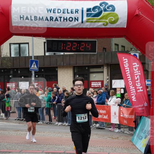 04.05.2025 - 8. Wedeler Halbmarathon Felixshl http://msf.ph/oto/7816776 04.05.2025 11:22:22 Ziel 1044, 1212 meine-sportfotos.de