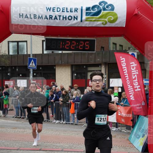 04.05.2025 - 8. Wedeler Halbmarathon Felixshl http://msf.ph/oto/7816778 04.05.2025 11:22:23 Ziel 1044, 1212 meine-sportfotos.de