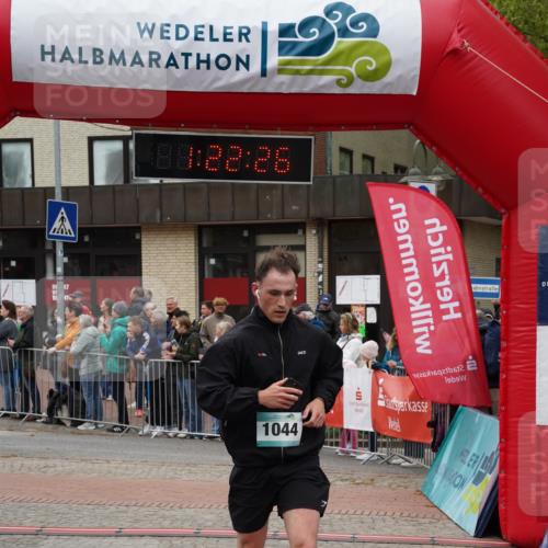 04.05.2025 - 8. Wedeler Halbmarathon Felixshl http://msf.ph/oto/7816785 04.05.2025 11:22:24 Ziel 1044, 1212 meine-sportfotos.de