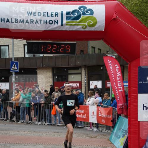 04.05.2025 - 8. Wedeler Halbmarathon Felixshl http://msf.ph/oto/7816789 04.05.2025 11:22:28 Ziel 778, 1044, 1212 meine-sportfotos.de