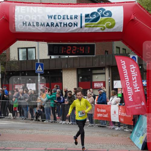 04.05.2025 - 8. Wedeler Halbmarathon Felixshl http://msf.ph/oto/7816799 04.05.2025 11:22:39 Ziel 378, 613 meine-sportfotos.de