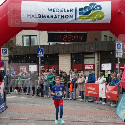 04.05.2025 - 8. Wedeler Halbmarathon Felixshl http://msf.ph/oto/7816806 04.05.2025 11:22:42 Ziel 378, 613 meine-sportfotos.de