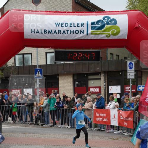 04.05.2025 - 8. Wedeler Halbmarathon Felixshl http://msf.ph/oto/7816814 04.05.2025 11:22:45 Ziel 378, 612, 613 meine-sportfotos.de