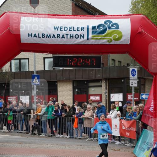 04.05.2025 - 8. Wedeler Halbmarathon Felixshl http://msf.ph/oto/7816816 04.05.2025 11:22:45 Ziel 378, 612, 613 meine-sportfotos.de