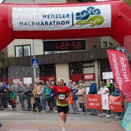 04.05.2025 - 8. Wedeler Halbmarathon Felixshl http://msf.ph/oto/7816824 04.05.2025 11:22:54 Ziel 1019 meine-sportfotos.de