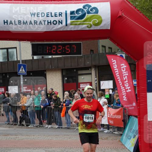 04.05.2025 - 8. Wedeler Halbmarathon Felixshl http://msf.ph/oto/7816832 04.05.2025 11:22:55 Ziel 1019 meine-sportfotos.de